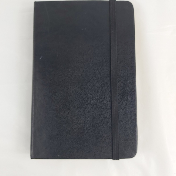 - 2 Moleskine black leather Paris Chicago notebook - Picture 4 of 16